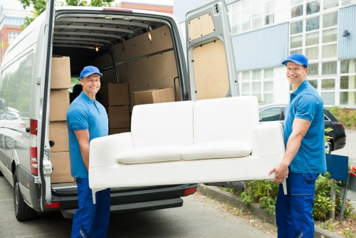 Local moving team working around Elmersend property access and parking
