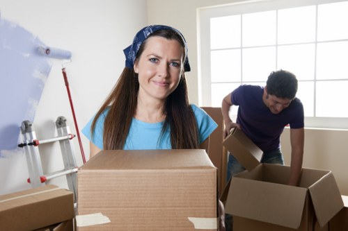 Man with van service in Elmersend helping with a home move
