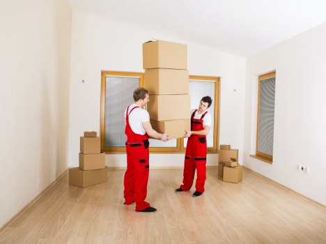 Moving preparation checklist with packed boxes ready for transport in Elmersend